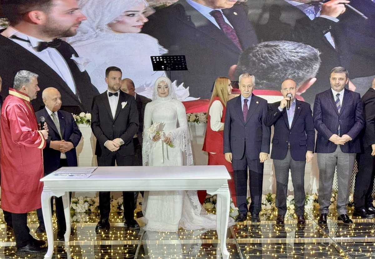 turanbulent's tweet photo. Bakanlığımızda mesai arkadaşımız Harun Cansız’ın kıymetli kızı Ceyda ile Osman Özcan’ın nikâh törenine katılarak bu mutlu günlerine eşlik ettik. Genç çiftimize bir ömür boyu sağlık, huzur ve mutluluk diliyoruz. https://t.co/ESGowllmyk