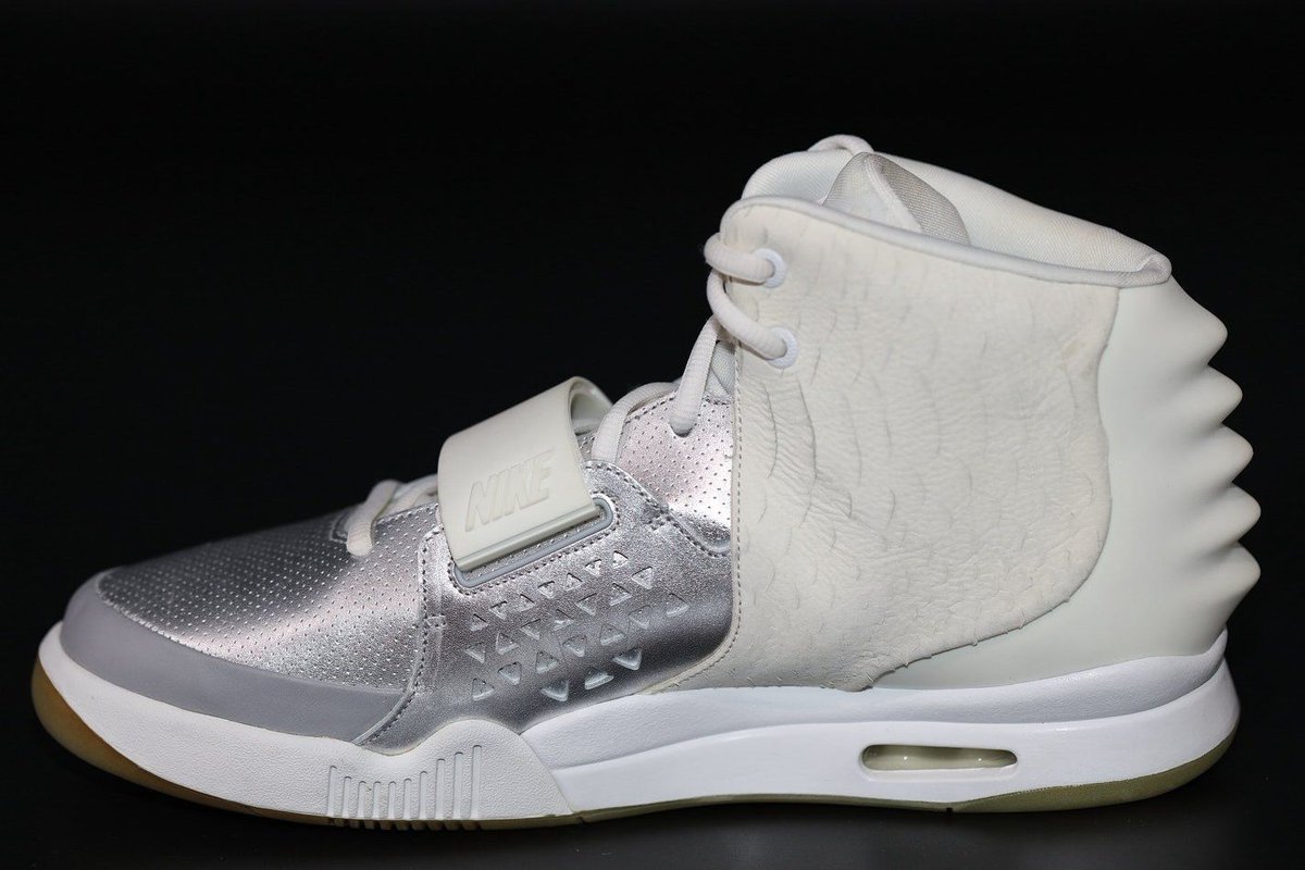 JustFreshKicks's tweet image. Nike Air Yeezy 2 "Silver/Summit White" samples 😮‍💨