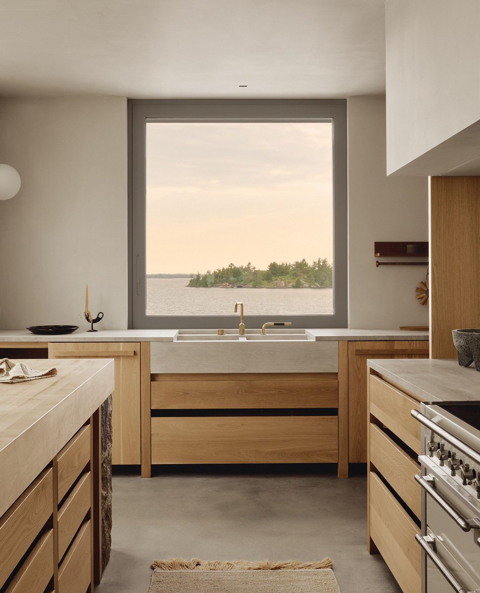 When it's about the view, less is more.
#customglass #glasscompany
Photo Credit: Alex Lesage, Thom Fougere