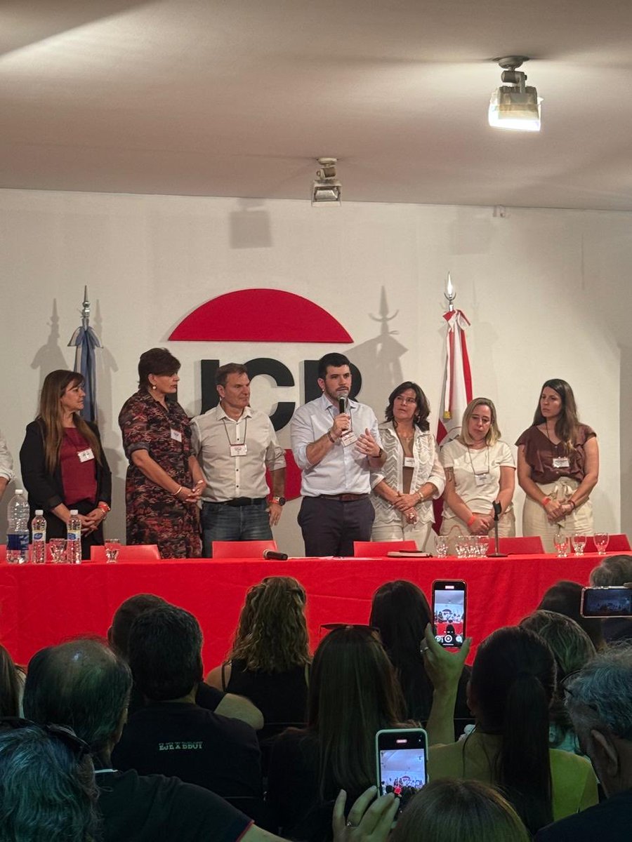 DanteVRossi's tweet photo. Quiero felicitar a @leonelchiarella, nuestro nuevo presidente de la @ucrnacional; a @JBeeSellares, @pierafernandez y a @ramonjmestre por integrar una conducción que vuelve a poner a la Argentina por encima de los experimentos y la crueldad del Gobierno Nacional. Gran equipo! https://t.co/bYp4DWVOtt