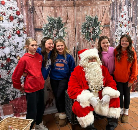 grosscatholic's tweet photo. π
β¨ Santa came to Gross Catholic last night to spread holiday cheer at our Christmas with the Cougars event! Thank you to everyone who joined us for a magical evening filled with joy, laughter, and Cougar spirit. ππΎ #GrossCatholic #CougarFamily #ChristmasWithTheCougars https://t.co/cEySqxrYUK