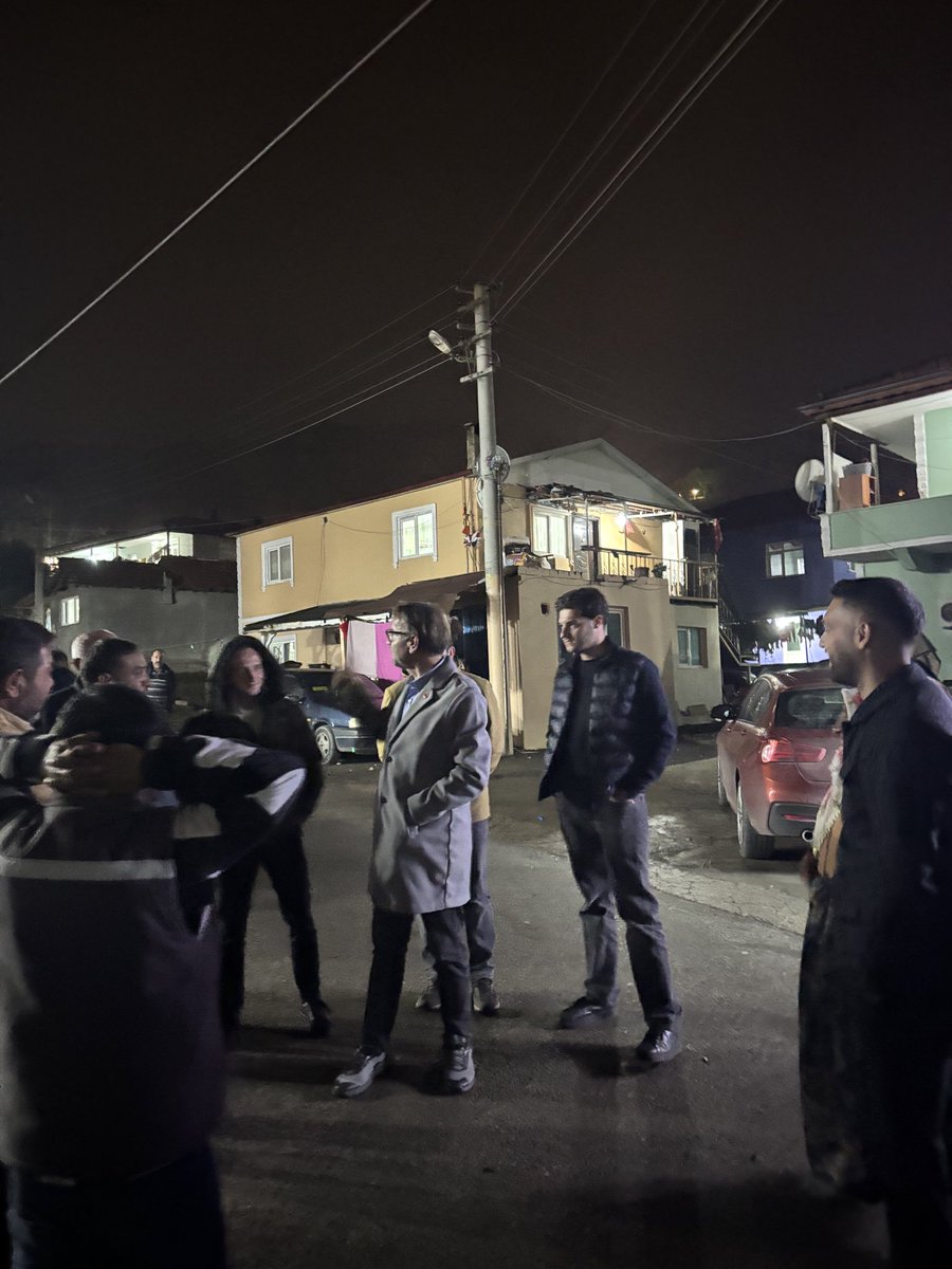 Roman Vatandaşlarımızın davetleri üzerine, İlçe Başkanımız Levent Reşat Erdoğan ve İlçe Yöneticilerimiz ile beraber kendilerine misafir olduk.

Yaşadıkları sorunları dinledik ve onların sorunlarının çözümlenmesi için elimizden gelen her şeyi yapacağımıza dair söz verdik.