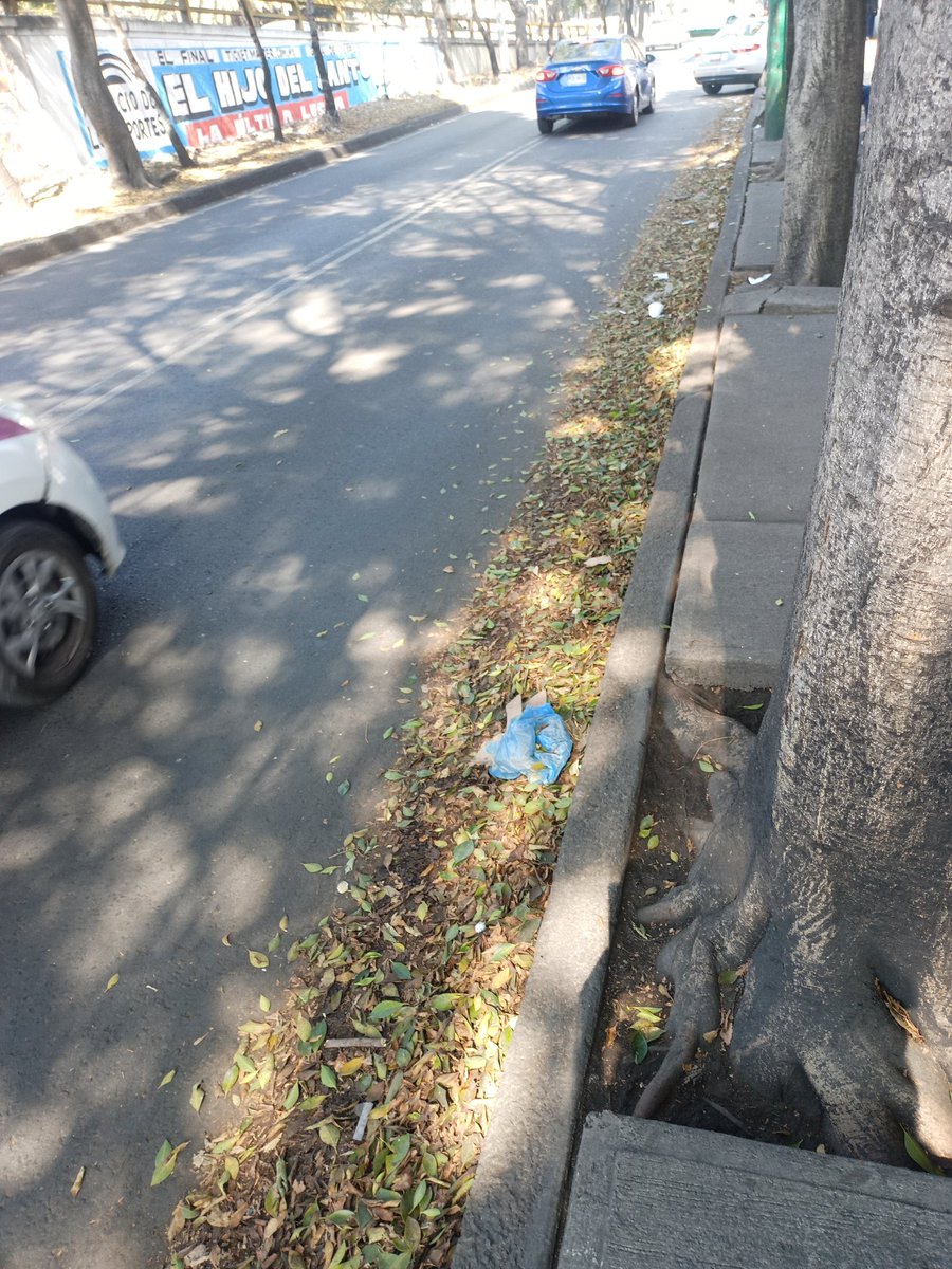 SergioMartnezF7's tweet photo. @SOBSECDMX @ClaraBrugadaM Buenas tardes secretario #Basulto
Le encargó el servicio a la radial #AquilesSerdán  (basura) 
Ya que es via primaria y la alcaldía no realiza ese servicio 
#AzcapotzalcoSucio
@NancyNunezmx 
@azcapotzalco https://t.co/BAJLIDxTri