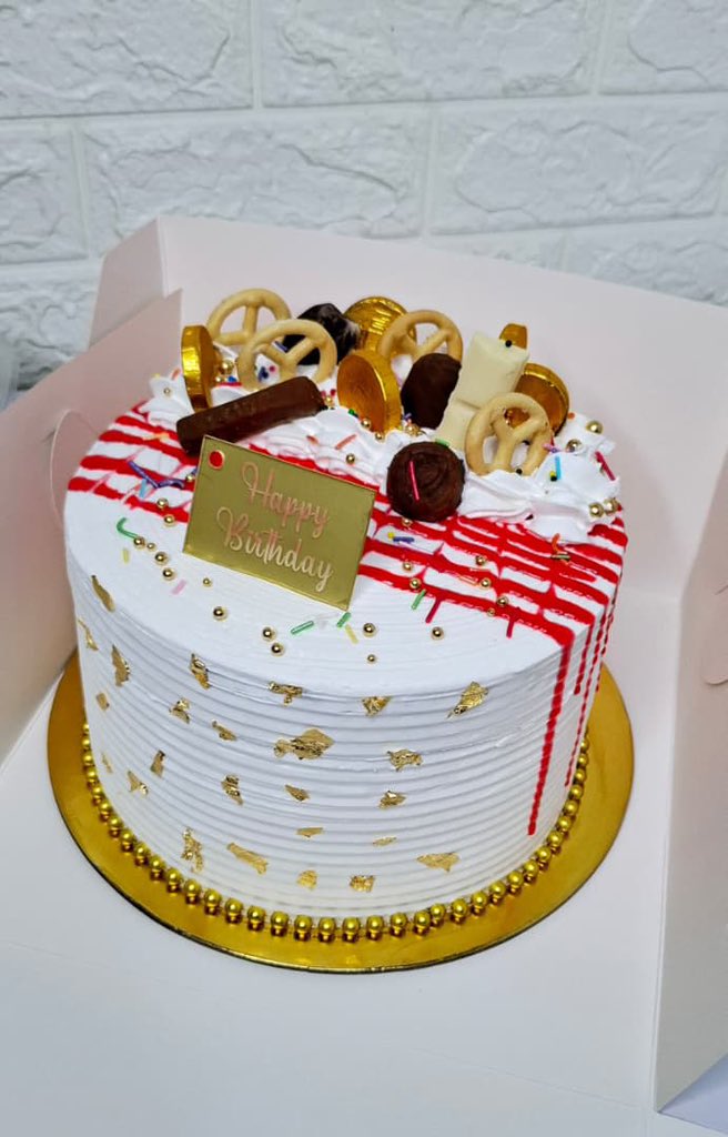 0panaa_1's tweet photo. If you are looking for birthday cakes,anniversary cakes and wedding cakes
 I Got the best plug for you

you need is 200-500 cedis budget and they will make you a beautiful birthday cake

Call creamers delight on 0203523567

Repost🤝 our customers may be on your Timeline https://t.co/q4O7gyveWj