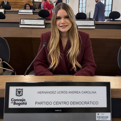 TataHernandezU's tweet image. Posesión Concejal de Bogotá 💛❤️

Gracias a Dios y a la Virgen por permitirme asumir esta curul con el compromiso y la responsabilidad de representar a cada uno de los bogotanos. Gracias por creer en este proyecto. @ConcejoDeBogota 

#concejo #bogotá #posesión