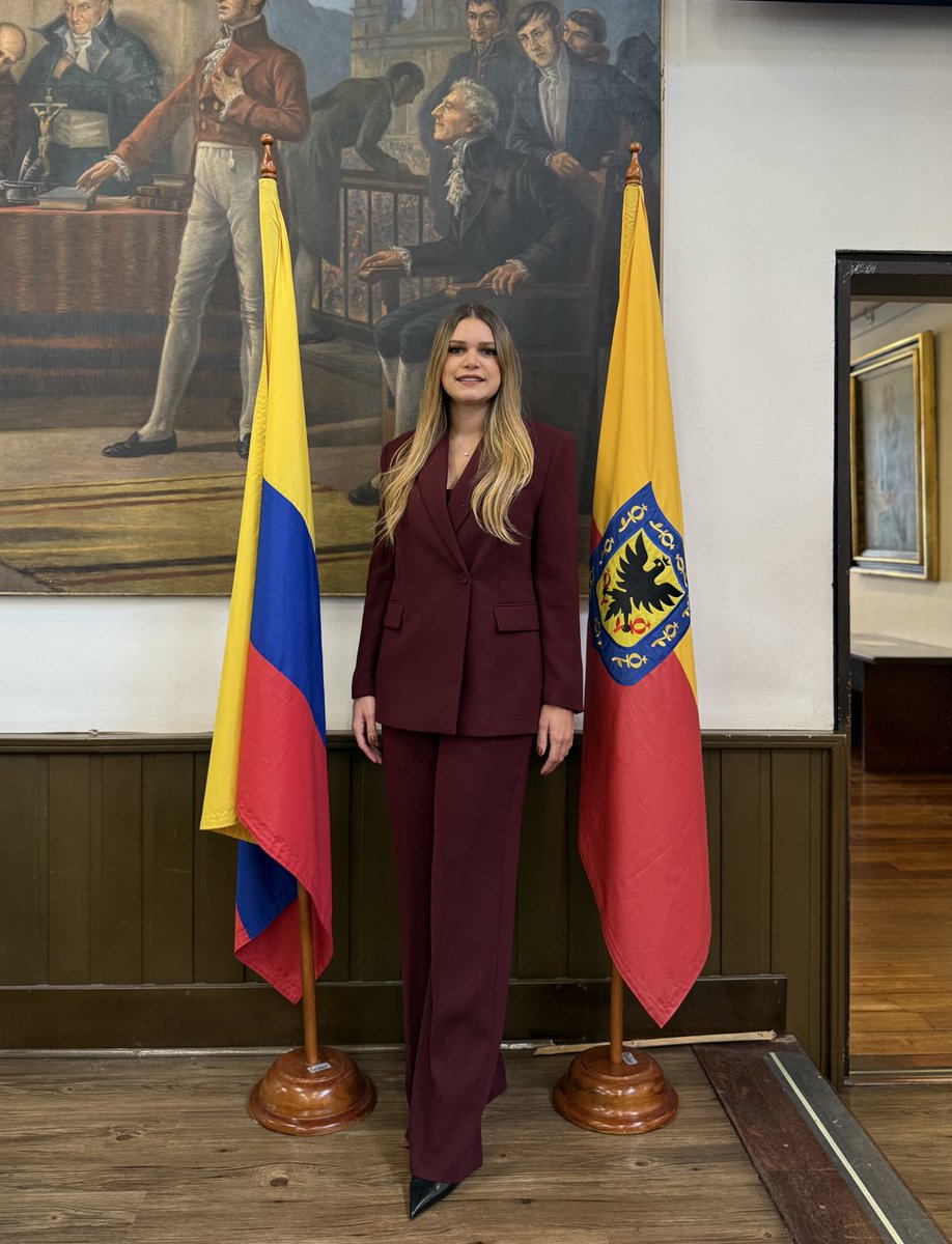 TataHernandezU's tweet image. Posesión Concejal de Bogotá 💛❤️

Gracias a Dios y a la Virgen por permitirme asumir esta curul con el compromiso y la responsabilidad de representar a cada uno de los bogotanos. Gracias por creer en este proyecto. @ConcejoDeBogota 

#concejo #bogotá #posesión