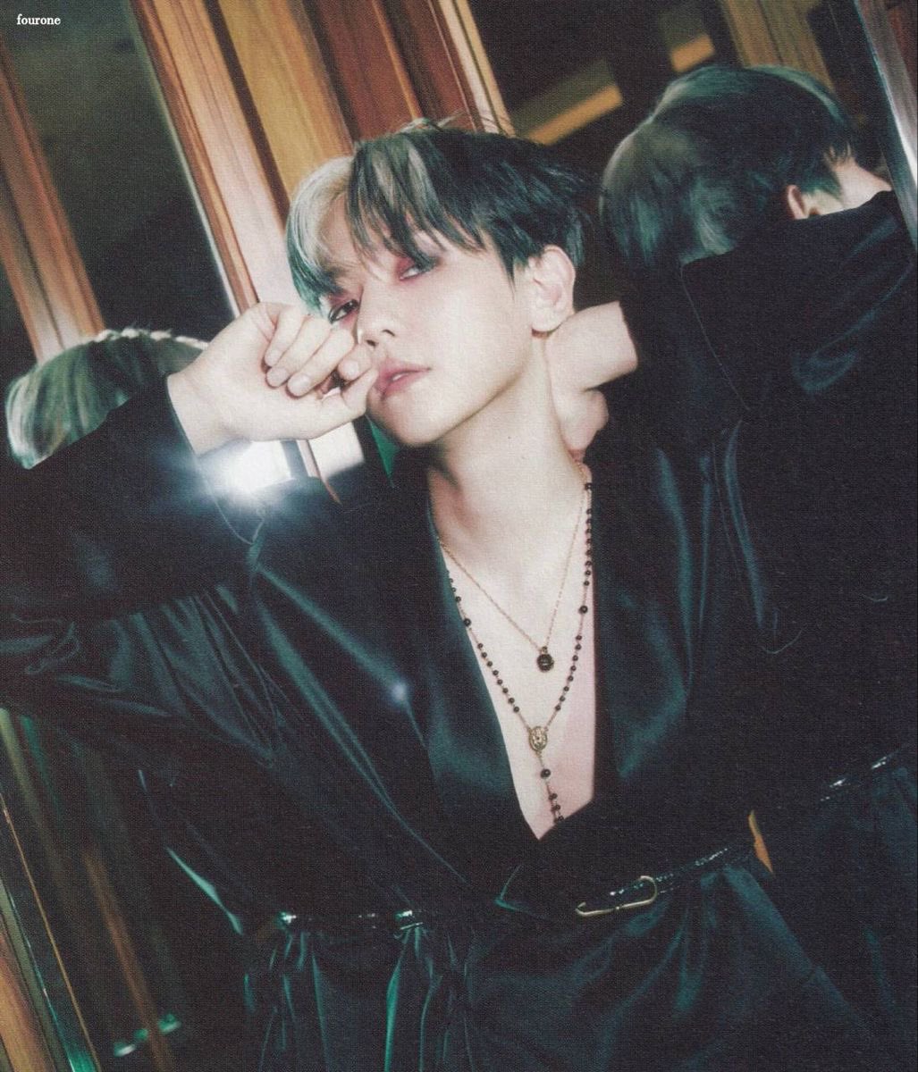 armageddonpsiqu's tweet photo. 𝕮𝕭 ☦️

Chanbaek AU!

Park sempre se orgulhou por seguir cegamente os dogmas da igreja, com pais religiosos desde que se lembrava, nunca sequer ousou trilhar outro caminho que o desvirtuasse. Embora de um círculo de amigos um tanto quanto controversos a sua ideologia pessoal, + https://t.co/AMIt2OwNKf