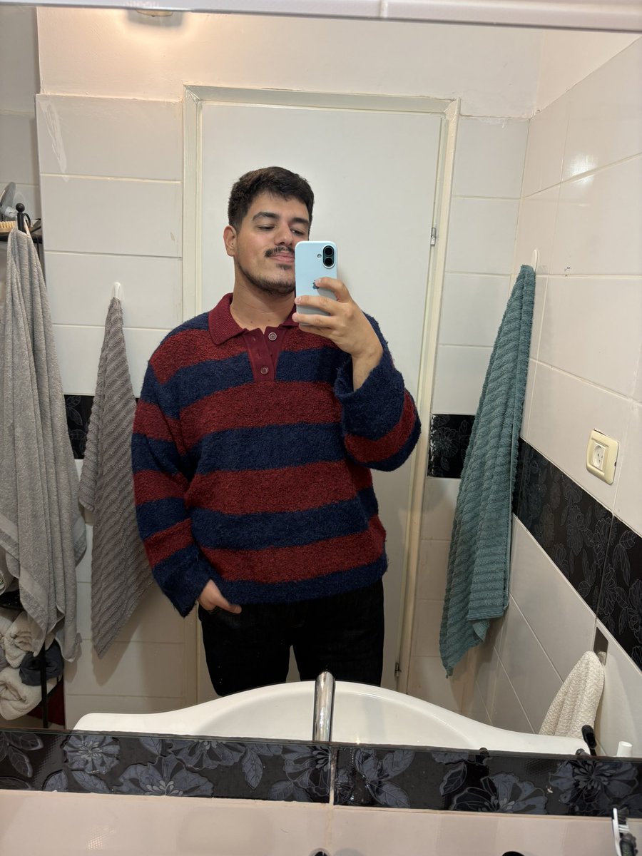 אני קצת מאוהב בסוודר החדש שלי מאסוס