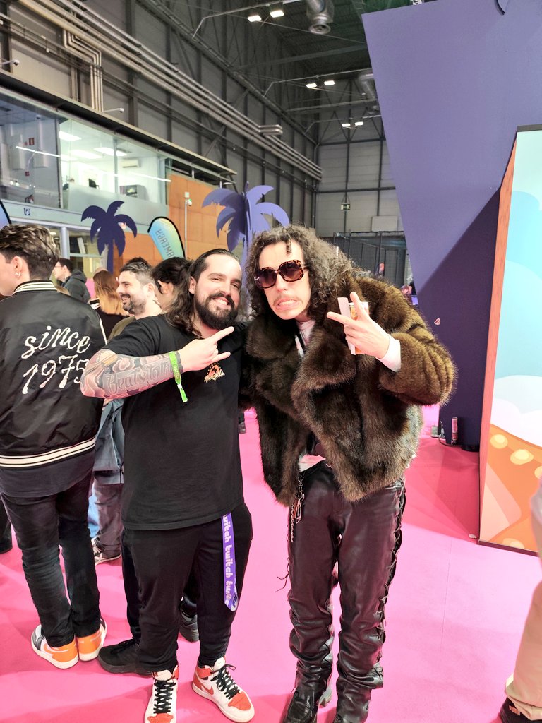 Gente guapa que se ha pasado por el stand de Marbella hoy 🌴