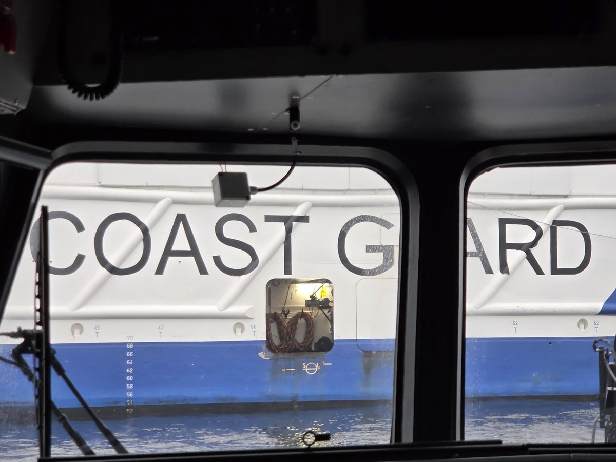 MikkoJSimola's tweet image. Viikon ohjelmaan kuului mm. #sukellus'harjoituksen tarkastus Suomenlahden @Merivartiosto'n VL Turvalla. #Märkäkello'suorituskyky tuo vaikuttavuutta #raja'n vedenalaistoimintoihin. #Ammattitaito'ista toimintaa oikealla asenteella aluksen koko henkilöstöltä. 🌊 #coastguard 🇫🇮