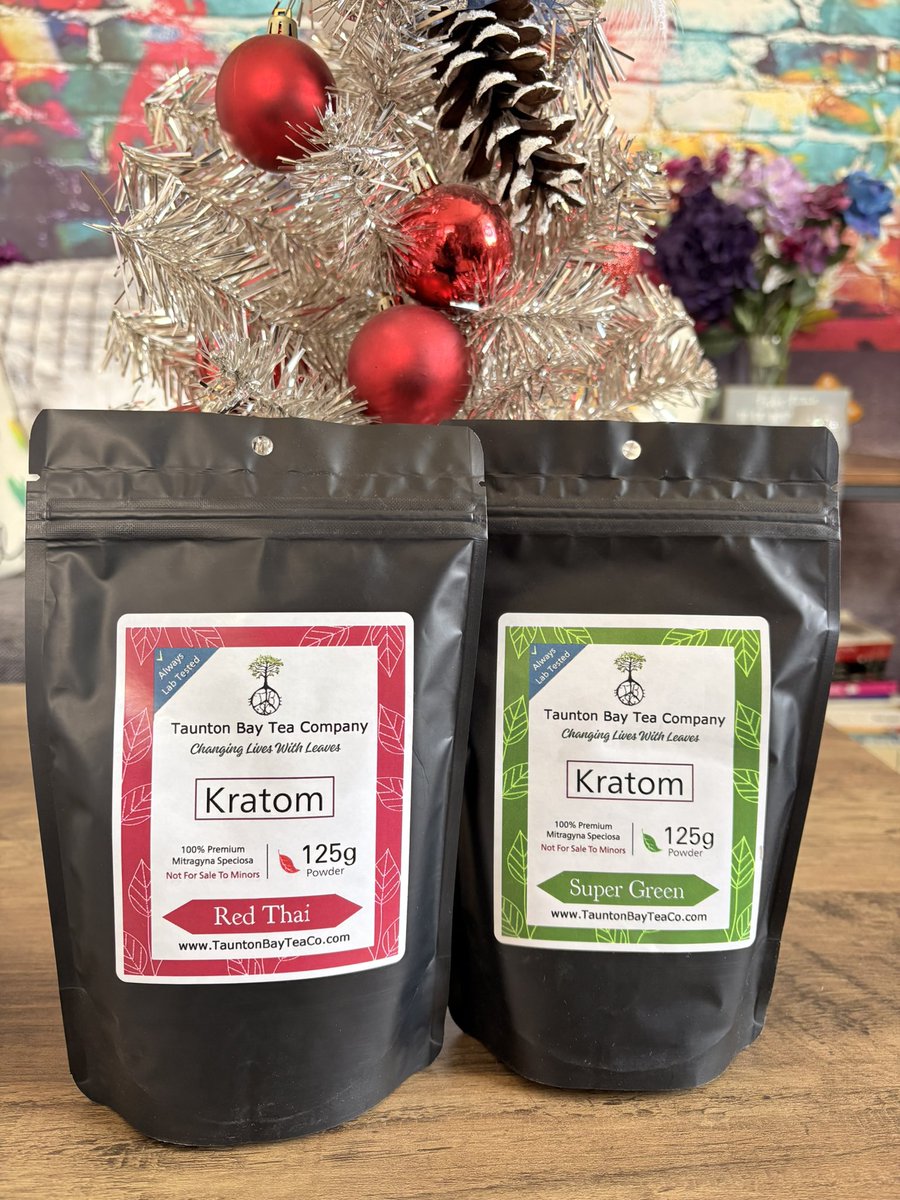TauntonKratom's tweet photo. We’re feeling festive this fine Friday afternoon 🎄🎁🍵🍃❤️💚
Try 2 of our newest additions to our kratom powder line - Super Green & Red Thai - today!
https://t.co/oGXfObEOi6 or 207-422-2895
#kratom #labtested #IAmKratom #TauntonBayKratom https://t.co/SSxTengJNZ