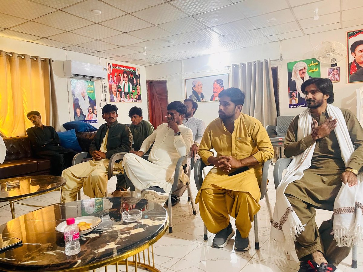 ShoroFahad's tweet photo. District Sujawal's PYO workers are ready! Held a district meeting and pledged full strength for Shaheed BB's 18th anniversary at Garhi Khuda Bakhsh. Democracy is the best revenge. #PYO #Sujawal
#PYOSujawal #27Dec
@AseefaBZ @BBhuttoZardari @MediaCellPPP @JavedNLaghari https://t.co/Gq9xaQdY1v
