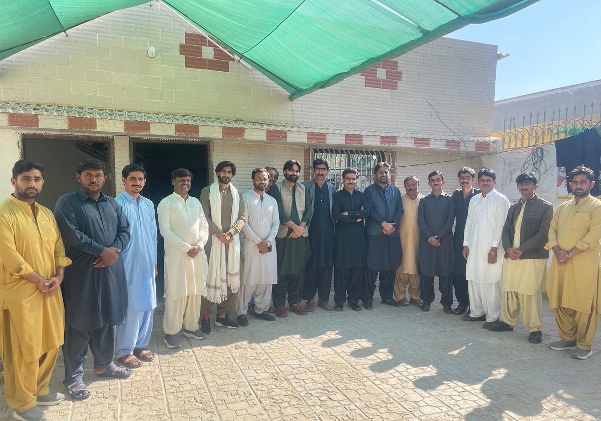 ShoroFahad's tweet photo. District Sujawal's PYO workers are ready! Held a district meeting and pledged full strength for Shaheed BB's 18th anniversary at Garhi Khuda Bakhsh. Democracy is the best revenge. #PYO #Sujawal
#PYOSujawal #27Dec
@AseefaBZ @BBhuttoZardari @MediaCellPPP @JavedNLaghari https://t.co/Gq9xaQdY1v