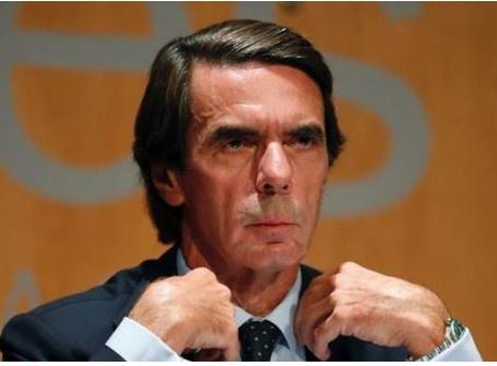 Aznar cada día se parece más al emperador Palpatine. Será recordado como uno de los grandes villanos de nuestro tiempo. Indudablemente, no habría llegado tan lejos sin MAR, su Darth Vader particular.