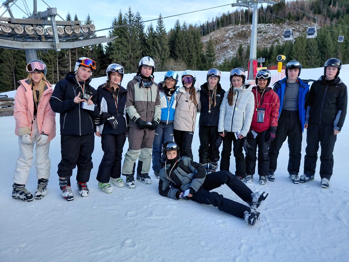 KAHealthWB's tweet image. Here are more of our ski group presentation photos! @Kilwinning_Acad @Skisupremeuk