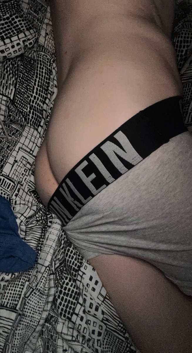 I can see a perfect lil spot for a nose to go😆🤤

#gaydom #gaysub #gayass #gayunderwear #gaykink