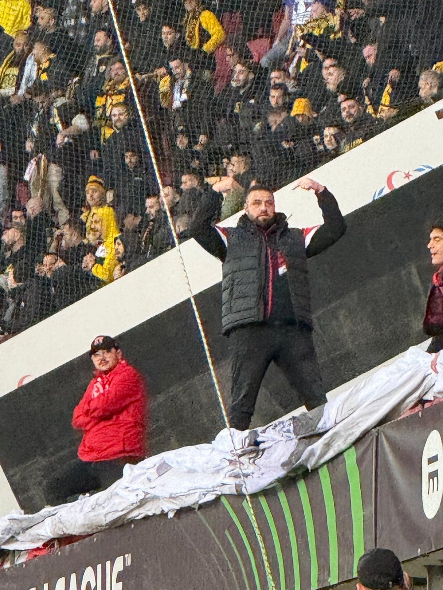 MEMLEKET

Sevdana Yürek Gerek !