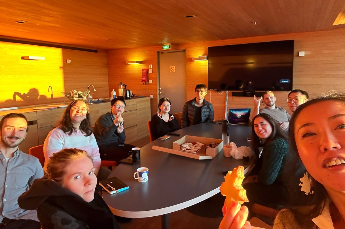 LauraCastanedaG's tweet photo. Last ACE group meeting of the year!

Great discussions, great people, and exciting plans ahead for 2026. ✨

Plus some homemade cookies and adorable 2nd-birthday cupcakes to sweeten the day! 🍪🧁

#ACEGroup #TeamWork #Research #LastMeetingOfTheYear https://t.co/26fzK3Ulup