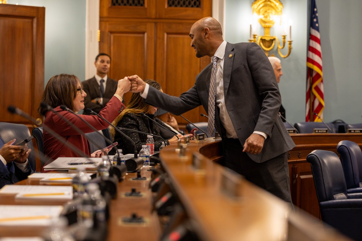 RepSalinas's tweet image. Working hard with @repscfigures and my @HouseAgDems colleagues for a Farm Bill that supports American farmers, producers, and hardworking families.