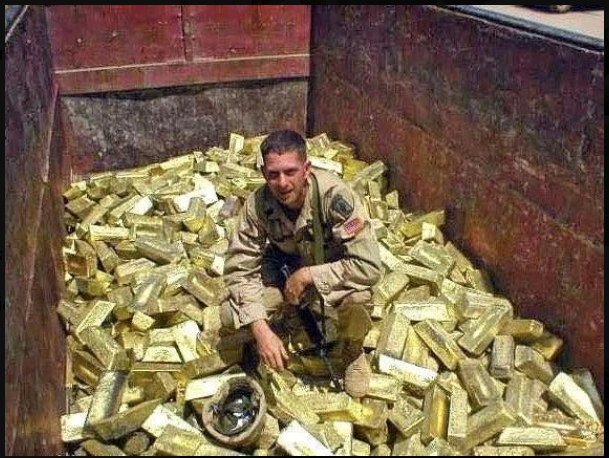 ViralHoopsDaily's tweet photo. U.S soldier with Saddam’s gold bullions in Iraq, 2003. https://t.co/et9CIW2oNR