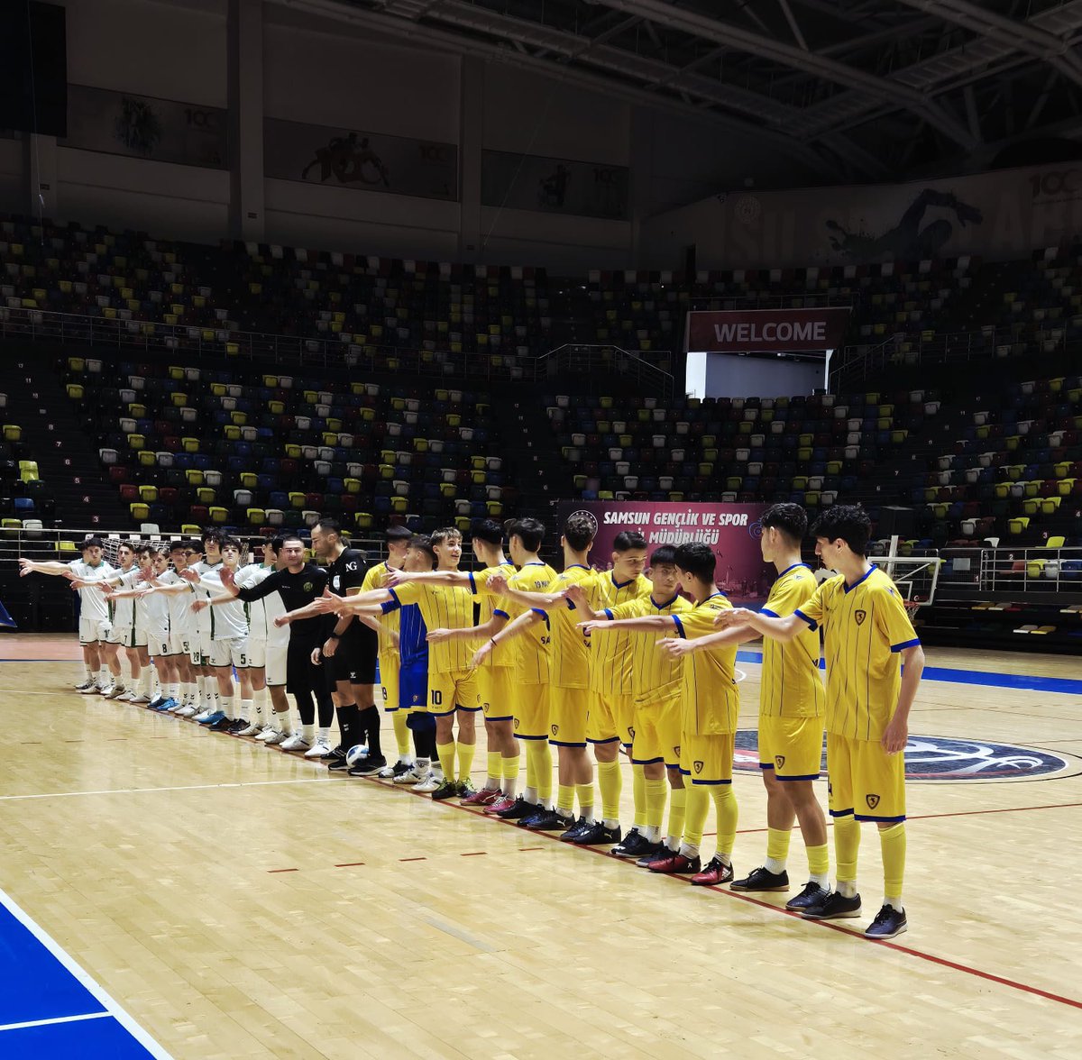 İlkadım İlçe 1. si olan Genç Erkek A Futsal Takımı'mızı tebrik ediyor, il müsabakalarında başarılar diliyoruz.
