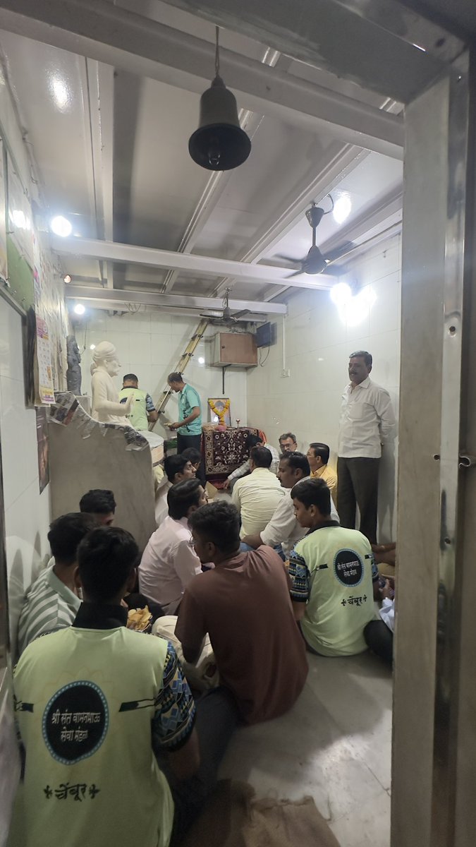 Ravikedar01's tweet photo. स्व. गोपीनाथ मुंडे साहेबांच्या जयंतीनिमित्त श्री संत वामनभाऊ सेवा मंडळ,चेंबूर येथे स्मृतींना विनम्र अभिवादन. https://t.co/clqAOeDqvQ