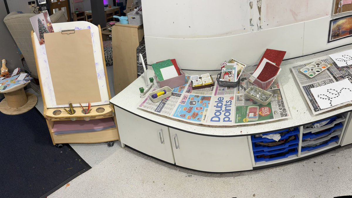 Miss Nicholson tweet media