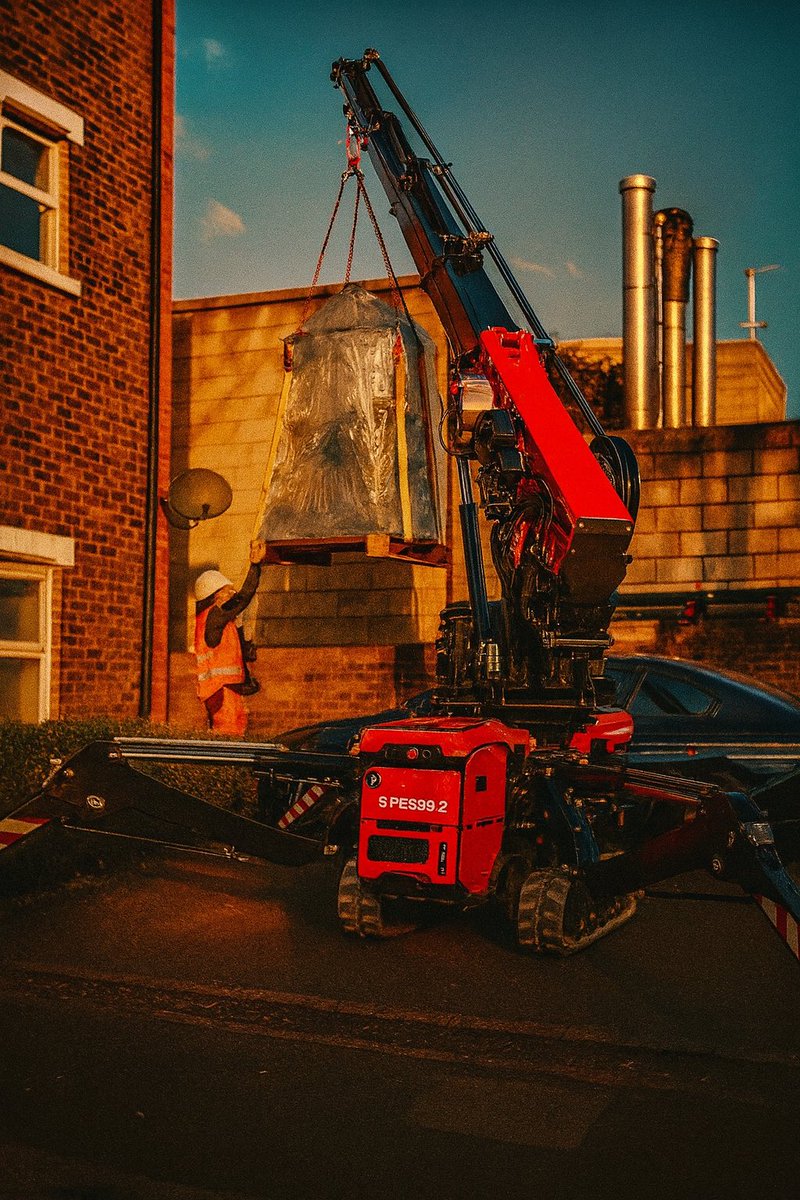 Small footprint. Big lift.
Our Jekko SPX 532.2 spider crane handling a boiler lift in London where access is tight and precision matters. Urban lifting specialists. 🏗️

#SpiderCrane #SPX5322 #LondonLifting #WBServicesuk