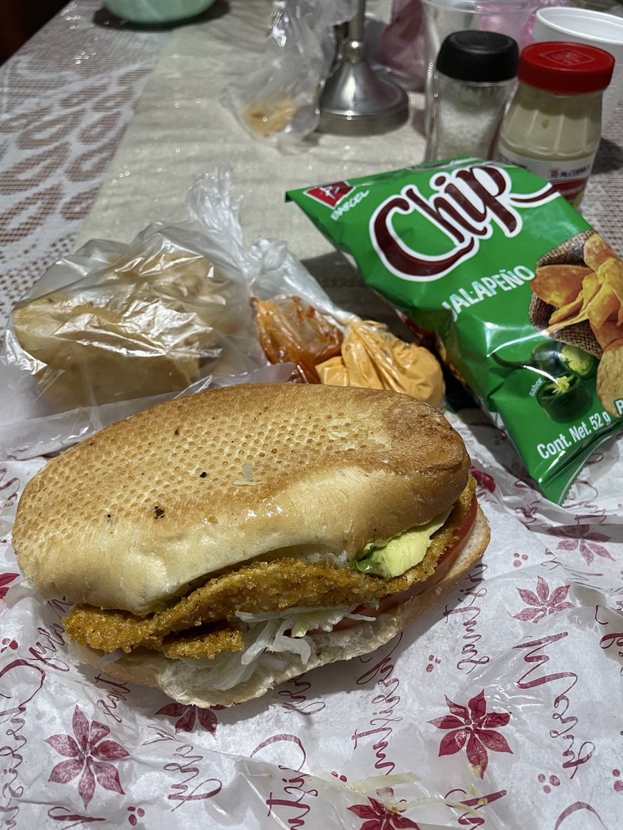 Calikeo's tweet image. 😮‍💨 Torta de milanesa