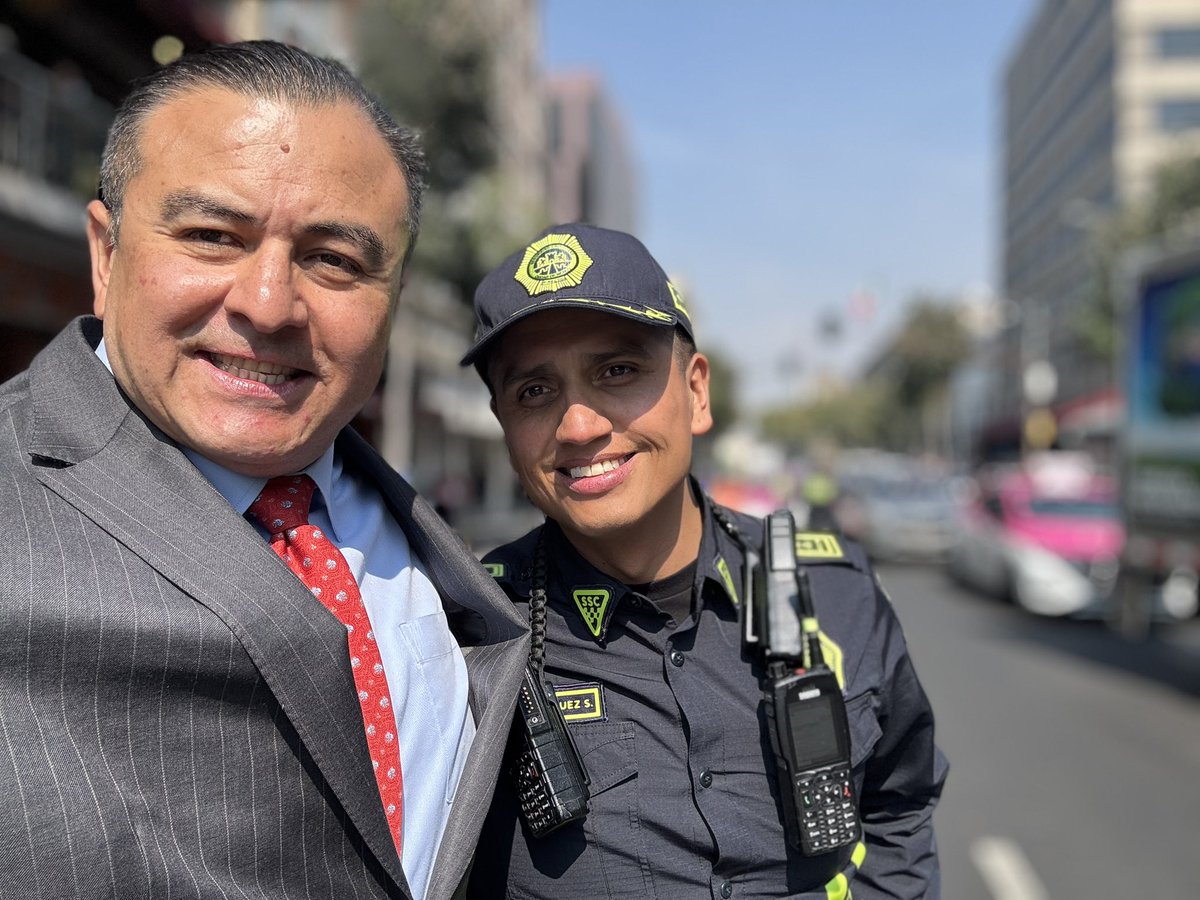 El #ProgramaConduceSinAlcohol <a href="/SSC_CDMX/">SSC CDMX</a> cumple 22 años salvando vidas en #CDMX.  Hoy inician las #Decembrinas hasta el 11 de enero. 
Gracias <a href="/PabloVazC/">Pablo Vázquez Camacho</a> y tu dedicado equipo por procurar la #SeguridadVial en la ciudad. 
<a href="/BloombergDotOrg/">Bloomberg Philanthropies</a> <a href="/VitalStrat/">Vital Strategies</a> <a href="/grspartnership/">Global Road Safety Partnership</a>