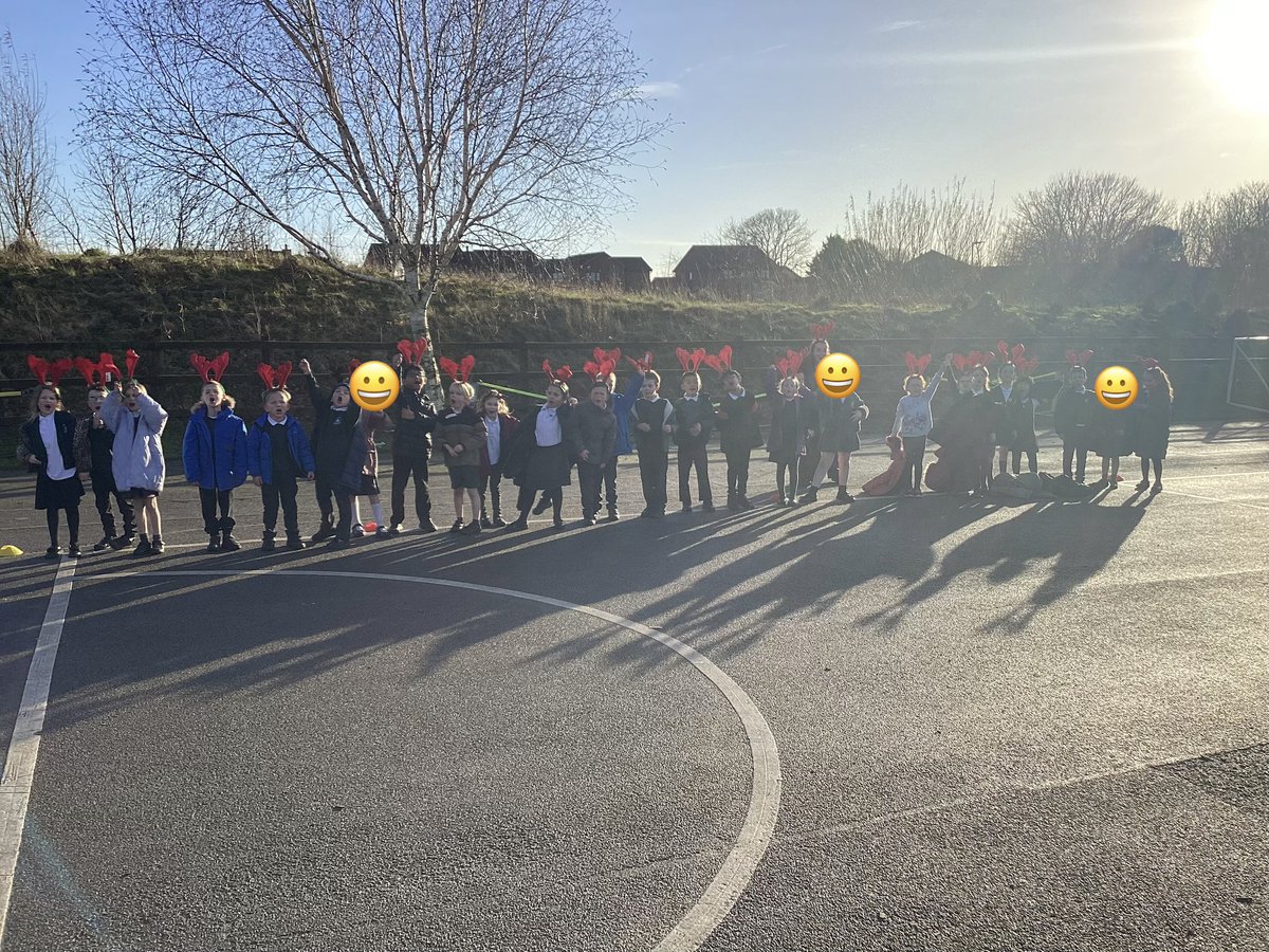 gates_owls's tweet image. We loved our #ReindeerRun today for @DerianHouse, doing our part to raise funds for a cause close to our schools heart, alongside @GatesRobins. Superb effort and #collaboration!