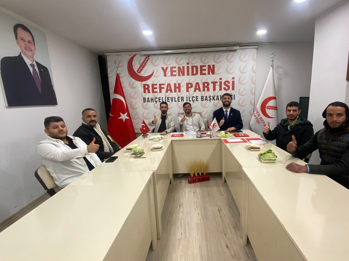 gencrefahbevler's tweet photo. Bahçelievler Gençlik Kolları Olarak Haftalık Olağan Yönetim Kurulu Toplantımızı İl Teşkilat Başkan yardımcısı M.Emin ŞAHİNTEKİN, MGD B.evler İlçe başkanı Harun DİNÇ katılımıyla İlçe Başkanımız Yunus Emre YORUL riyasetinde gerçekleştirdik. 

Hayırlara Vesile Olsun. https://t.co/Wt57WrtWw3
