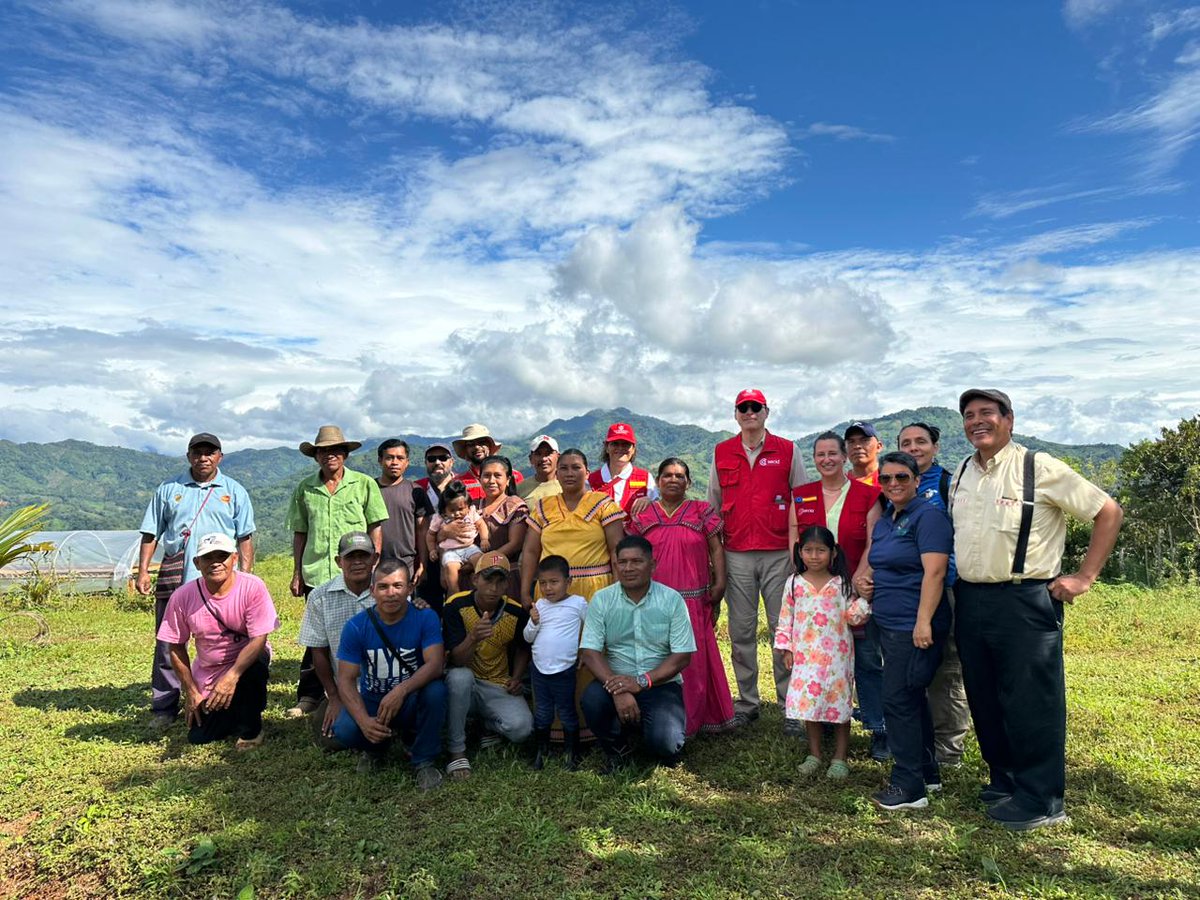 AECIDPanama's tweet photo. NOTICIAS 📰 | Subdirector de Cooperación México, Centro América y el Caribe de la AECID visita la #ComarcaNgäbeBuglé para conocer avances del Programa de Acceso Universal a la Energía⚡️
Leer noticia completa ➡️https://t.co/MqAuUUuWBC
#ElijoCooperación 🇪🇸🇵🇦 #ProgramaLACIF https://t.co/Lhcuyid7pF