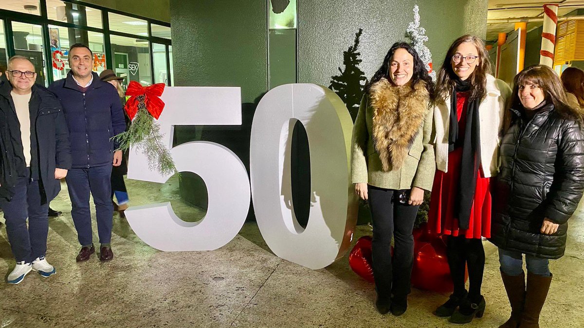 Esta tarde celebramos el 50 aniversario del colegio SEK de Ciudalcampo con sus alumnos y familias. 

Un placer ser partícipe de una tarde tan especial. Gracias por tantos años educando en valores y haciendo una gran labor.

A por otros 50 más 😉