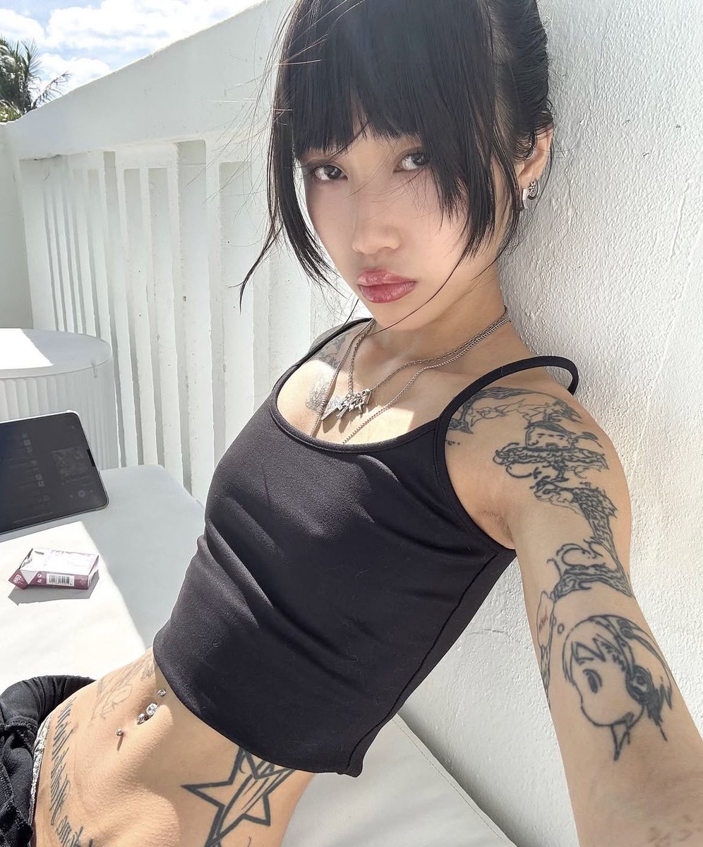 vmprotz's tweet photo. guys IAN here🧟
do you recognize the background? heh yea im in one your backyards im not saying who but just know you’re abt to have a fire garden. trust. happy freak twink friday to all. i will be going around w my homemade remedies to those sick pals that need it. #bfmaterial https://t.co/G3eUQpYMbC