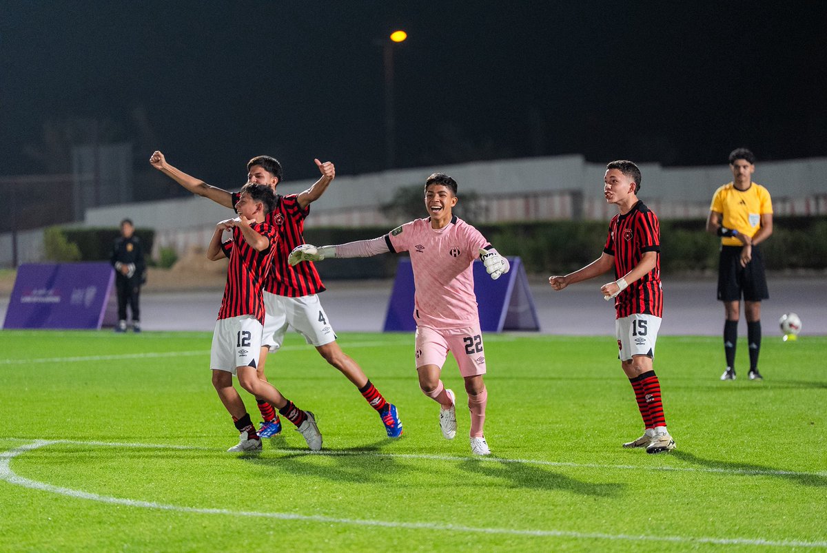 📸 ¡CAMPEONES EN ARABIA!
Luego de imponerse a clubes de 3 continentes, la cantera manuda se consagró en penales del MAHD Intercontinental Championship. 🏆

Final: Ascoli 🇮🇹 2-2 🇨🇷 LDA U-15 

⚽️⚽️ Luis Gómez  | Penales: 4-5