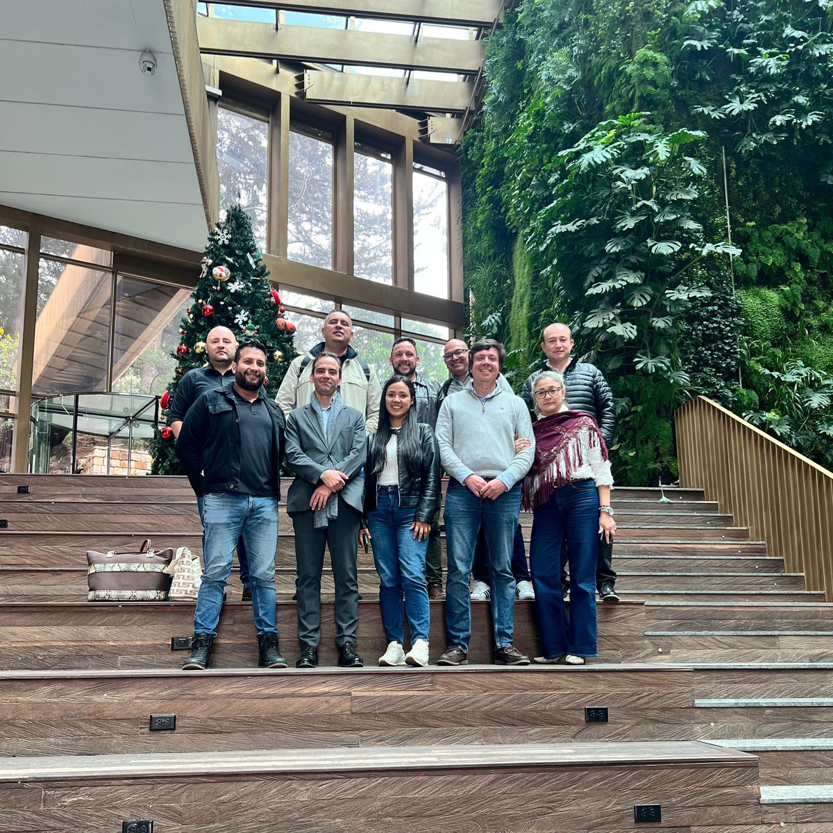 La ODT adelantó sesión académica con <a href="/InexpertoM/">InexpertoMovilidad</a> de la <a href="/UniJaveriana/">Pontificia Universidad Javeriana</a>, en donde abordamos:

🚃 Patrones de conducción entre géneros. 

🔋Análisis baterías de alto voltaje en flotas.

Así se une academia/empresas de transporte de pasajeros para construir ciudades inteligentes. 🌱