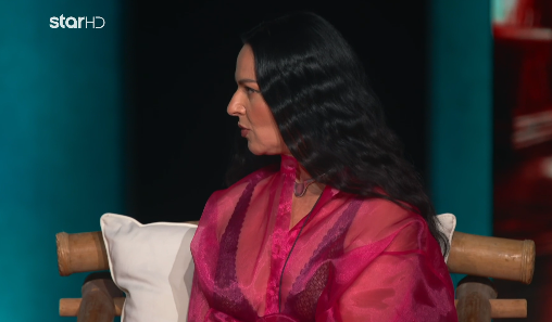 #gntmgr 

άσχετη, σπαστική όσο δεν πάει, αποσυντονίζει μόνο με τα σχόλιά της τα παιδιά. ΠΛΗΡΩΣ ακατάλληλη για κριτής.