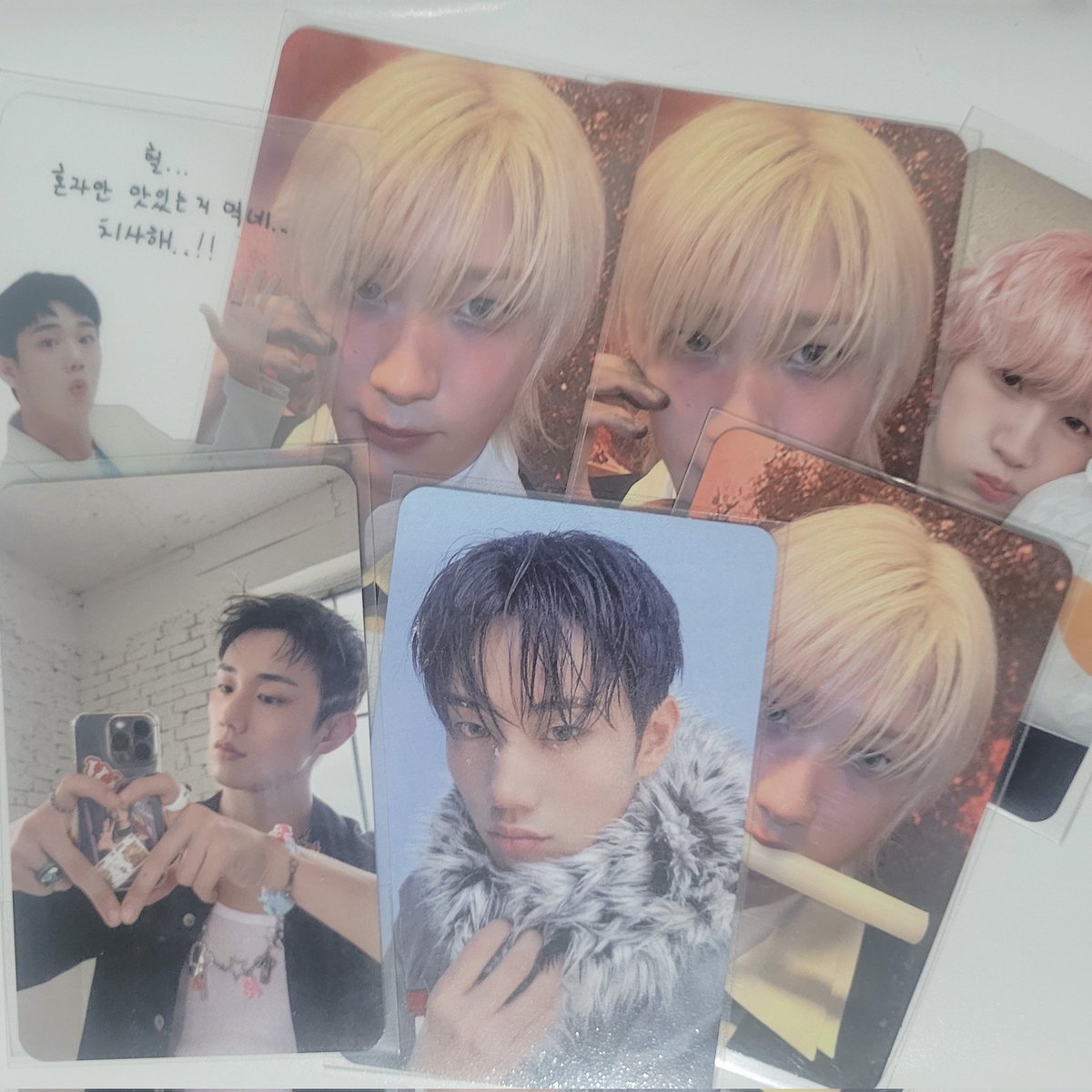 hakucuttie's tweet photo. Feedback positivo pra @souliecaptor que organizou as cegs desses cards. Tudo foi muito tranquilo e organizado, não tive nenhum problema. Gostaria de agradecer também por todo cuidado na embalagem! Eu amei demais 🥺 https://t.co/v5i1ChRPyP