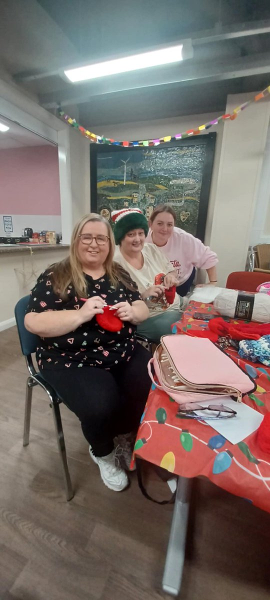 kellehers75's tweet photo. Caffrey crochet circle  making   some baby hats for local hospital.. Great night
#Christmascelbrations.  Crochet food and great chats @ClanmilHousing https://t.co/JZG9OP12q7