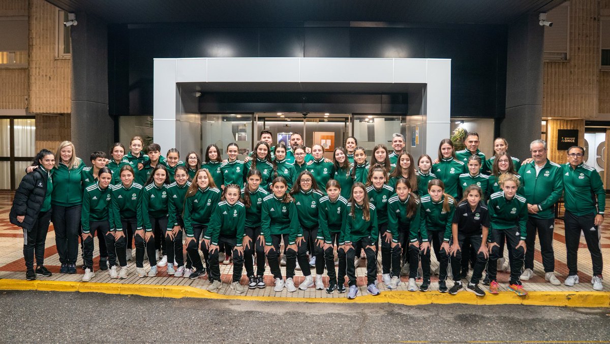 💚🤍🖤 | #SelecciónExtremeña |

📸Foto de familia de las Selecciones EXTREMEÑAS Femeninas en su hotel de concentración, a solo unas horas para su debut en los 🇪🇸𝐂𝐀𝐌𝐏𝐄𝐎𝐍𝐀𝐓𝐎𝐒 𝐃𝐄 𝐄𝐒𝐏𝐀𝐍̃𝐀 que se disputan en 📍La Zarza.

📅Mañana, doble duelo 𝐄𝐗𝐓𝐑𝐄𝐌𝐀𝐃𝐔𝐑𝐀