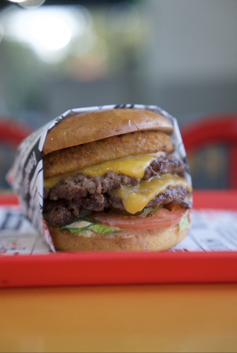 ini_burger's tweet photo. It’s officially Friday! Stop by iniburger to try some of our delicious burgers. Always made to your liking, always 100% fresh, always 100% halal. 
-
#halal #bayarea #foodie https://t.co/L24pCrzpJp