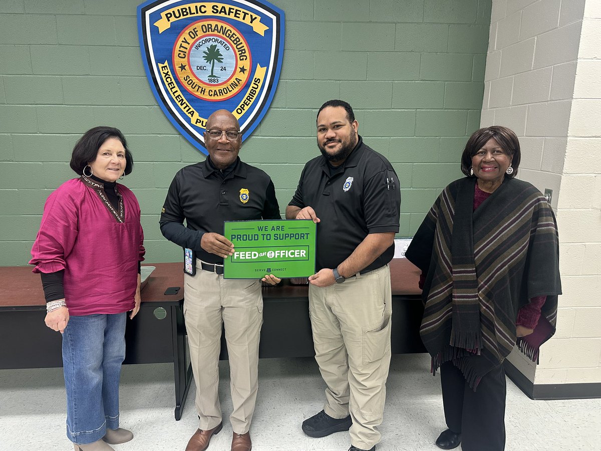 LivCountess's tweet photo. 💙 A huge thank you to everyone who helped us deliver meals for this year’s Feed an Officer Campaign!
We are so grateful to our incredible sponsors, restaurants, and volunteers — your support made this year’s event possible and helped us show our appreciation to officers! https://t.co/xmwEjp69kc