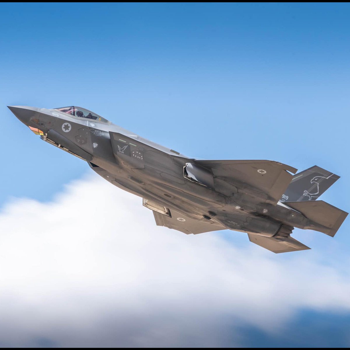 ConflictTR's tweet photo. 🔴 Netanyahu, ABD’nin Suudi Arabistan’a ve Türkiye’ye olası F-35 satışını engellemeye çalışıyor; bunu yaparken de Trump’la açık bir gerilime girmekten kaçınıyor.

— Al-Monitor https://t.co/VQLCR9h88l