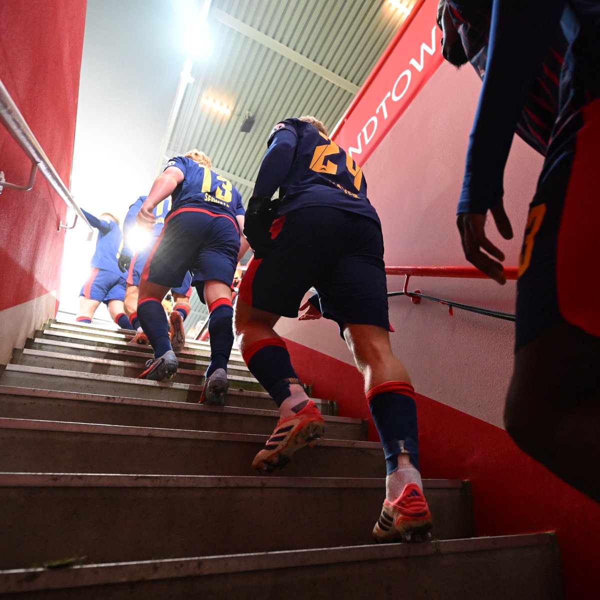 경기 현장 분위기 이미지