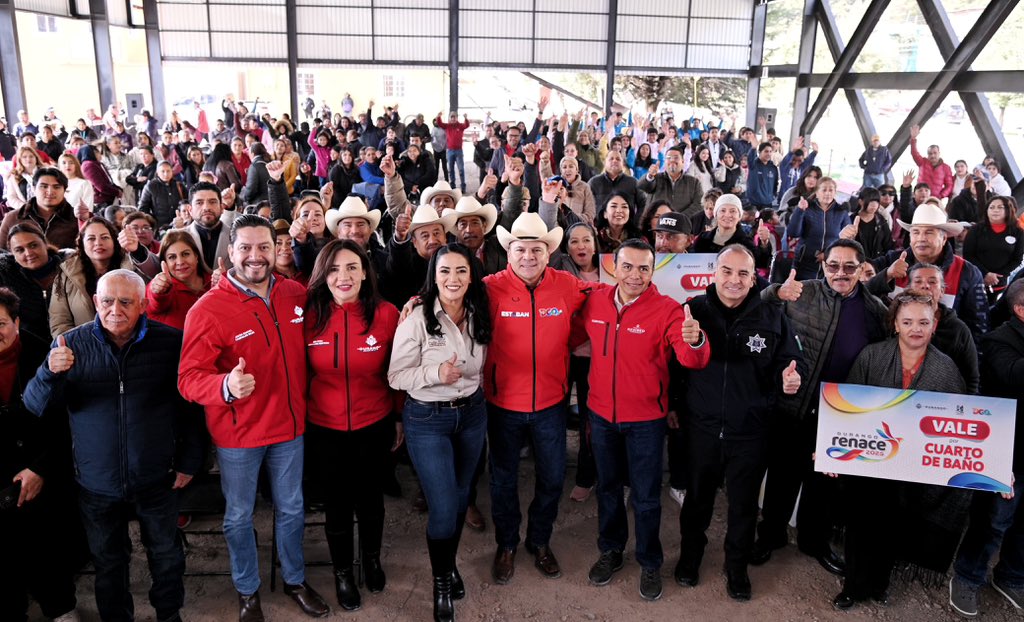 🏠 En El Salto, Pueblo Nuevo entregamos más de 300 apoyos de vivienda entre cuartos, techos y pisos firmes que realmente cambian la vida de las familias. 🙌

Seguiremos trabajando en equipo con la presidenta Nancy Flores, porque la gente de Pueblo Nuevo merece vivir mejor. 💪