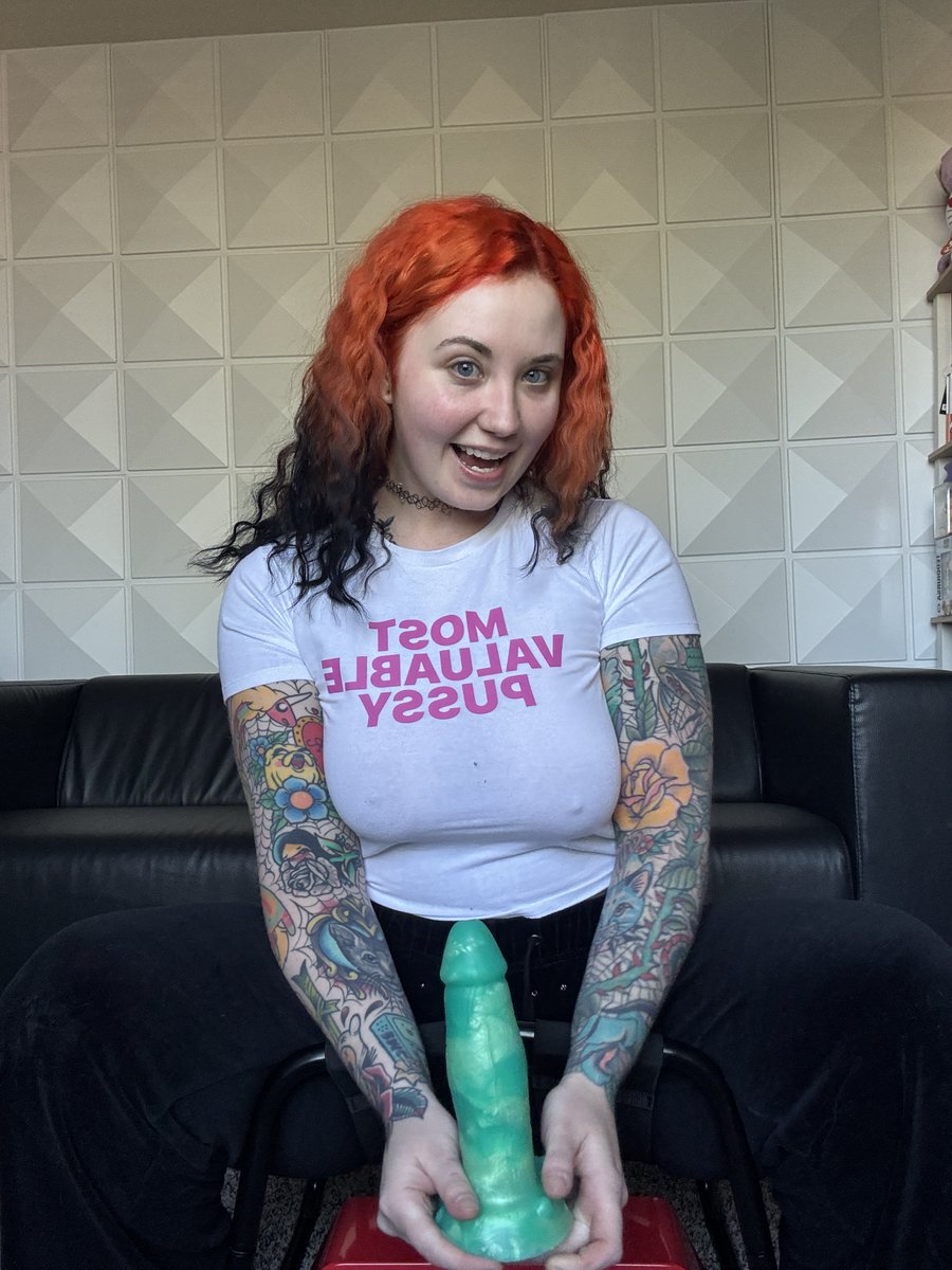 lainabearrknee's tweet photo. Do you think it fits? 

Link in Bio to find out 😈 https://t.co/w8YVOyfXr7