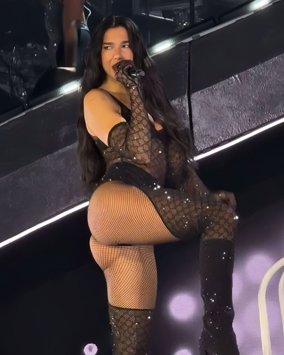 lipadailys's tweet photo. this dua lipa https://t.co/drzpCOhO2V