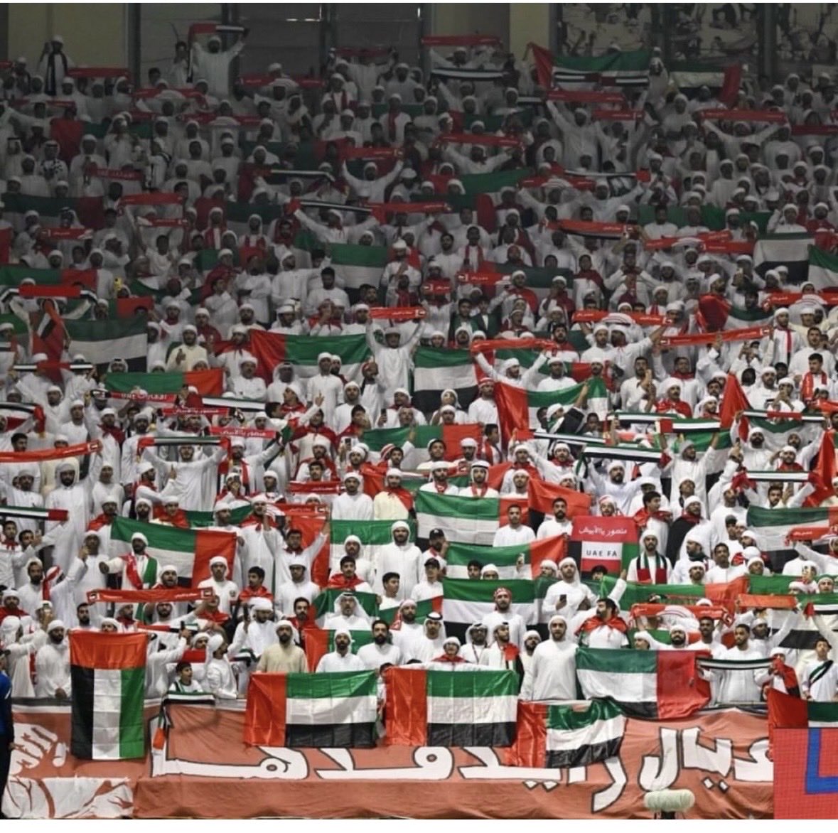 #كأس_العرب2025

الف مبروووك لمنتخبنا الوطني الفوز 
والتأهل لنصف النهائي ♥️🇦🇪

#معك_ياالأبيض 🇦🇪🇦🇪🇦🇪❤️