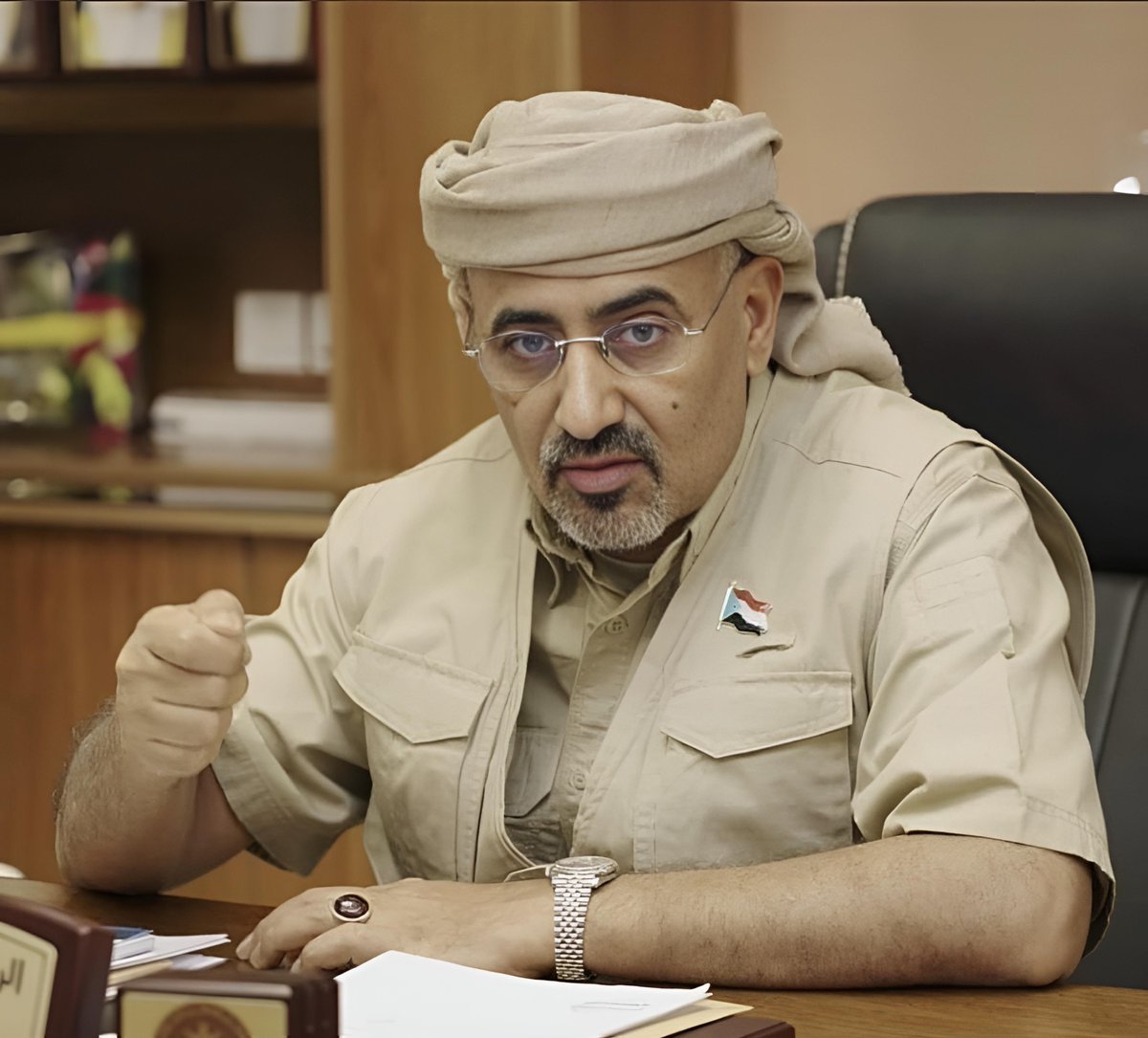 رشاد العليمي ومن معه، خارج المشهد نهائيًا 
نصيحة لاحد يحط رأسه براس الرئيس عيدروس
#دولة_الجنوب_العربي